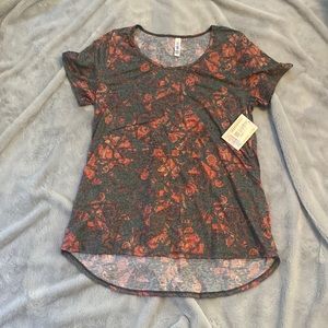 NWT Lularoe Classic large tee